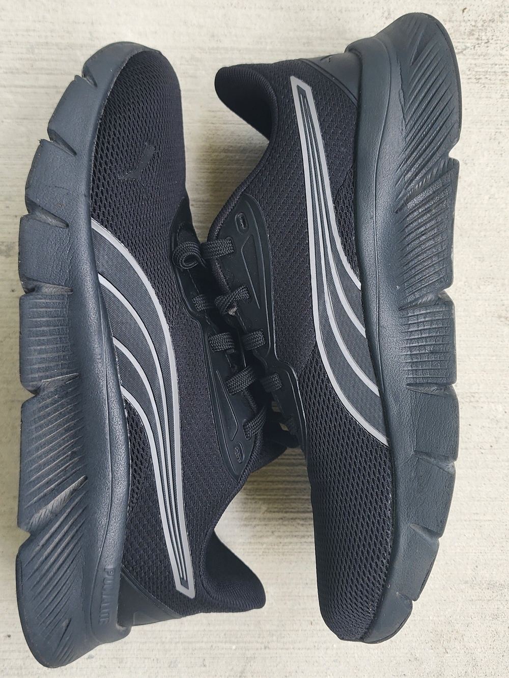 Puma Men's Black Running Trainers with Silver Accents